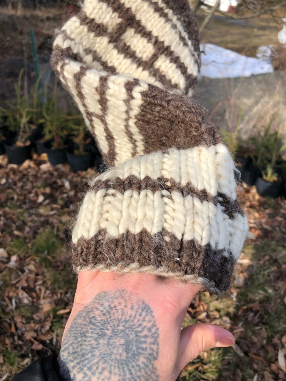 Handmade Chunky Zip-Front Cowichan-Style Sweater in Cream & Brown - Picture 10 of 11